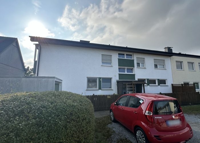 Attraktives Mehrfamilienhaus mit Gewerbeeinheit in Jöllenbeck