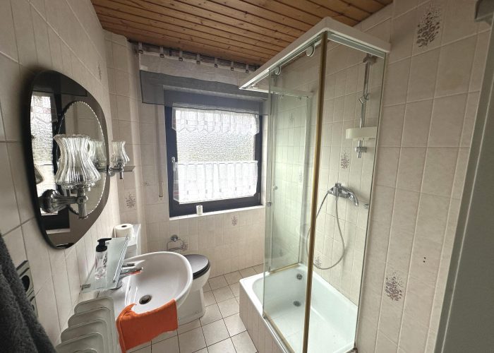 Einfamilienhaus mit Einliegerwohnung in Bielefeld-Ubbedissen