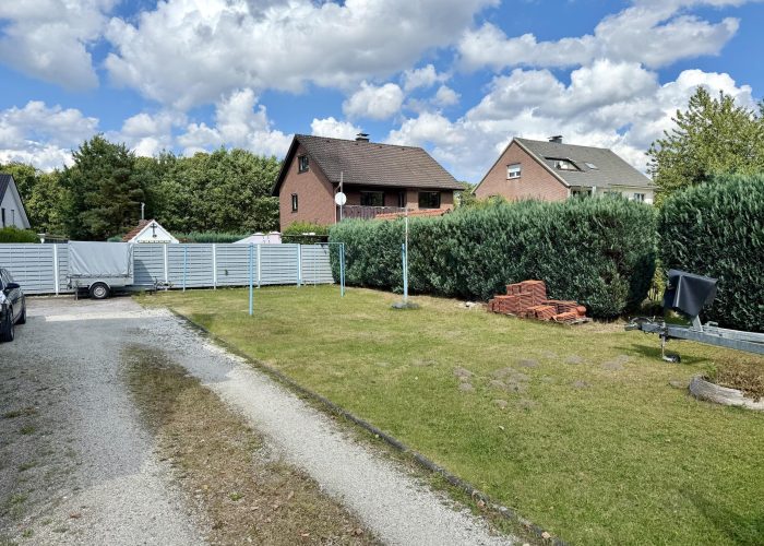 Großzügiges Baugrundstück mit 3-FH-Altbestand in Bielefeld-Brackwede/Quelle