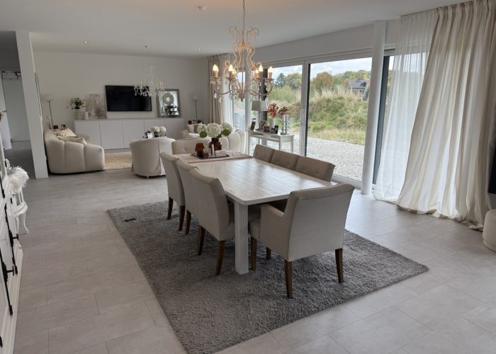 Hochwertiges Zweifamilienhaus mit Gewerbefläche in Leopoldshöhe