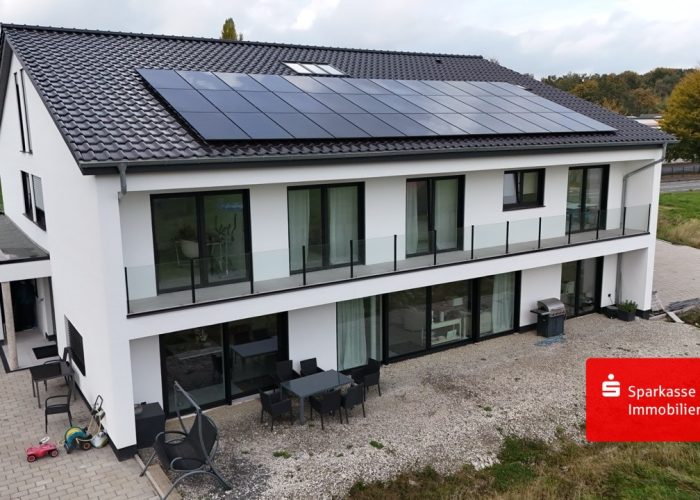 Hochwertiges Zweifamilienhaus mit Gewerbefläche in Leopoldshöhe