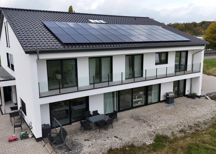 Hochwertiges Zweifamilienhaus mit Gewerbefläche in Leopoldshöhe