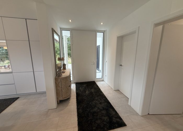 Hochwertiges Zweifamilienhaus mit Gewerbefläche in Leopoldshöhe