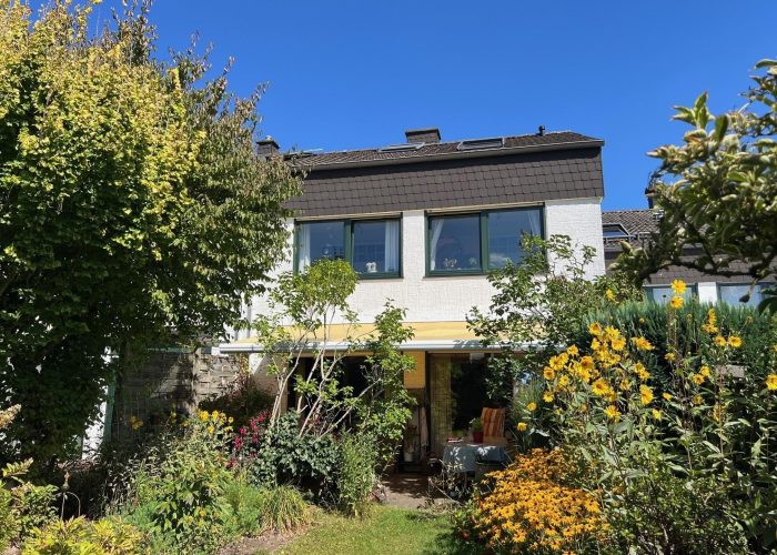 Einladendes Reihenmittelhaus mit Garten in Jöllenbeck