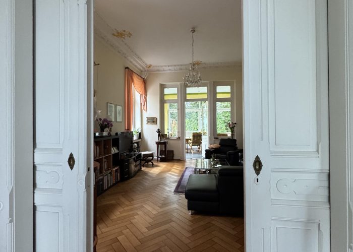 Gründerzeitvilla mit neugotischen Stilelementen in Innenstadtlage