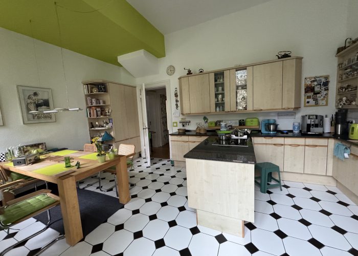 Gründerzeitvilla mit neugotischen Stilelementen in Innenstadtlage