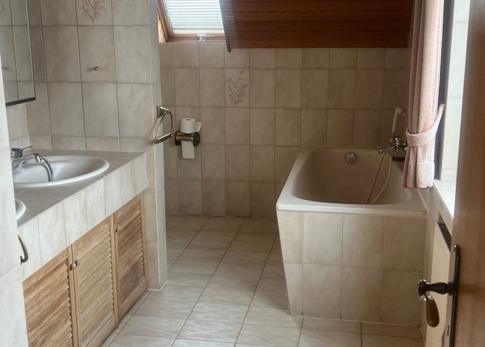 Großzügiges Einfamilienhaus mit Einliegerwohnung in Hillegossen