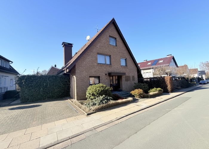 Großzügiges Einfamilienhaus mit Einliegerwohnung in Hillegossen