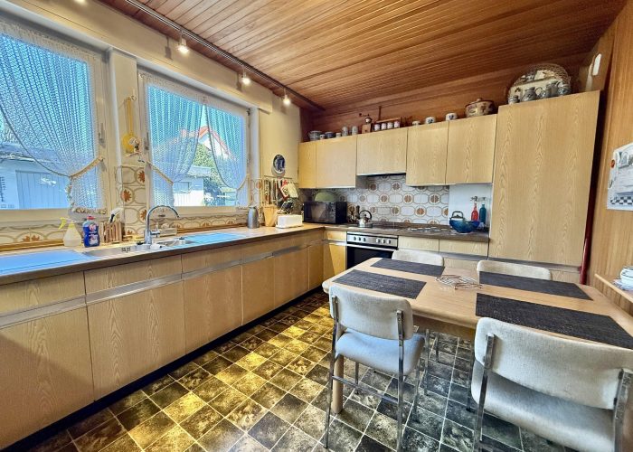 Schönes Einfamilienhaus mit Einliegerwohnung im Herzen von Quelle