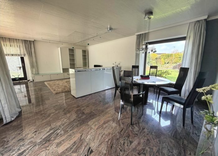 Architektenhaus im Bungalowstil in Sennestadt