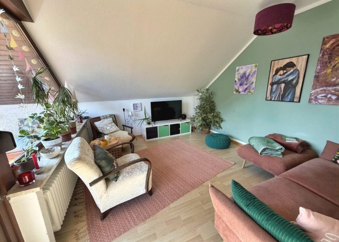 Gepflegtes Dreifamilienhaus für Kapitalanleger im schönen Theesen