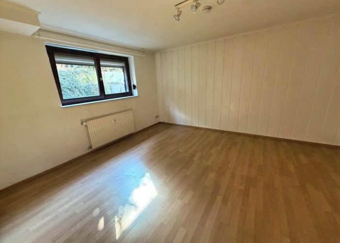 Gepflegtes Dreifamilienhaus für Kapitalanleger im schönen Theesen