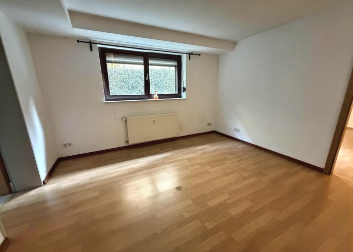 Gepflegtes Dreifamilienhaus für Kapitalanleger im schönen Theesen