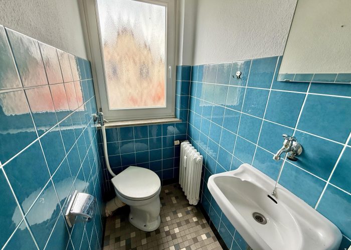 Viel Raum für Ideen: Zweifamilienhaus mit Garten und Balkon in Herford