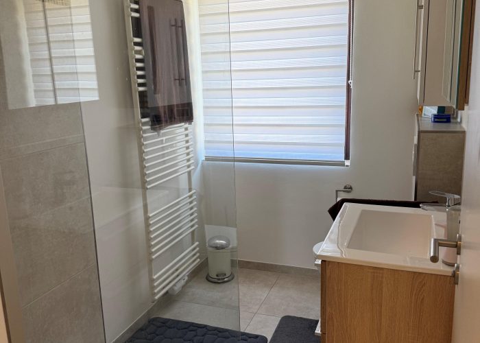 Großartiges Zweifamilienhaus mit schönem Garten, Balkon und Terrasse in Brake