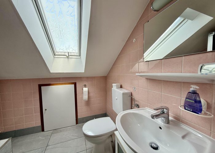 Einziehen und Wohlfühlen – Top-Renoviertes Reihenendhaus in Senne