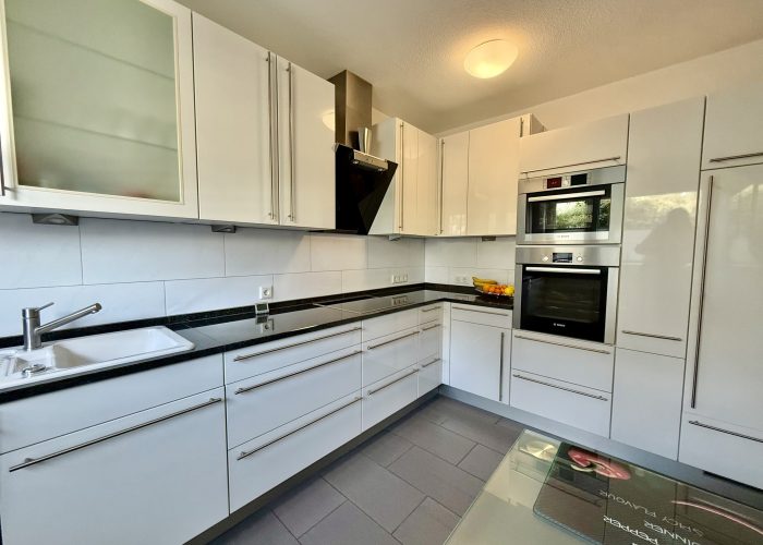 Einziehen und Wohlfühlen – Top-Renoviertes Reihenendhaus in Senne