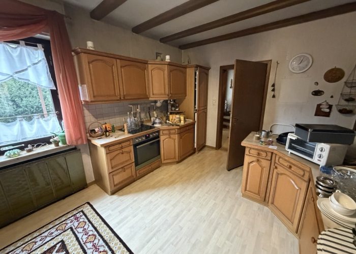 Zweifamilienhaus mit Einliegerwohnung in Lage