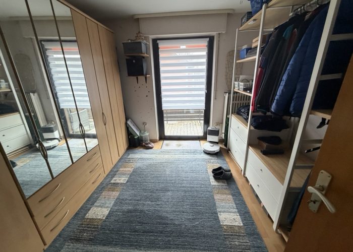 Zweifamilienhaus mit Einliegerwohnung in Lage