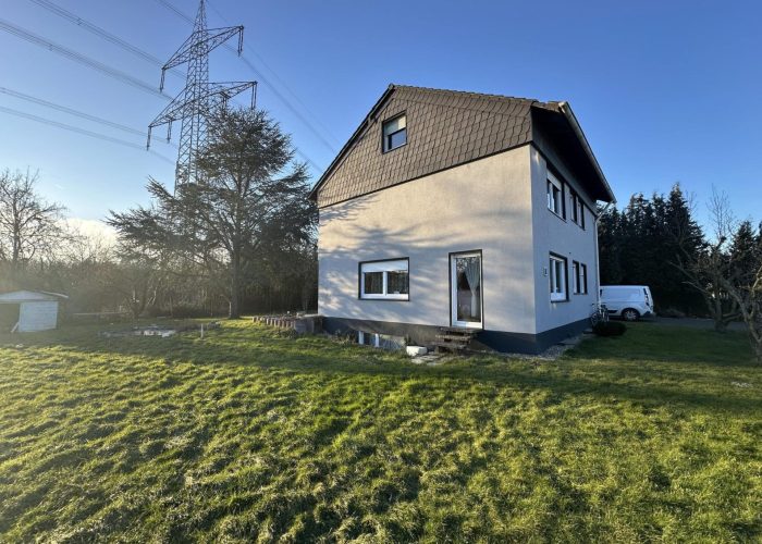 Einfamilienhaus mit großem Grundstück in Altenhagen