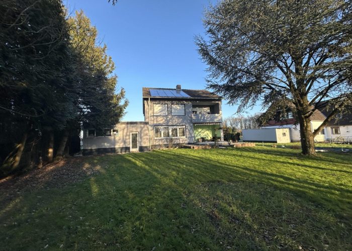 Einfamilienhaus mit großem Grundstück in Altenhagen