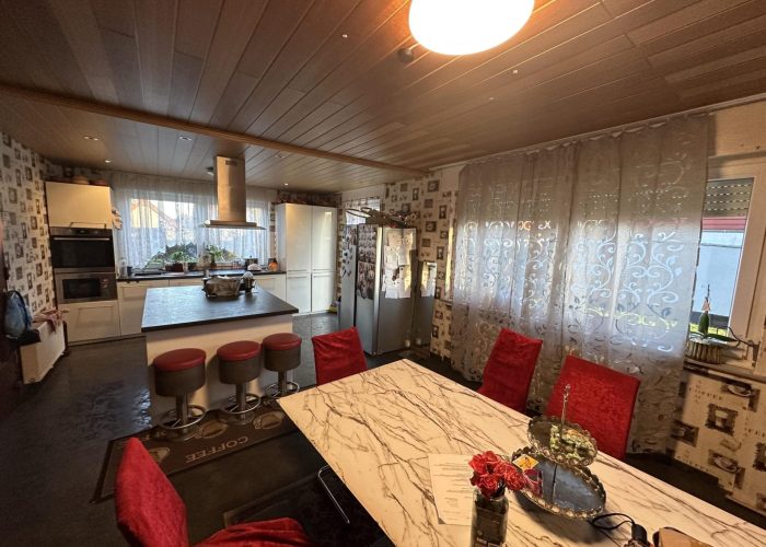 Einfamilienhaus mit großem Grundstück in Altenhagen