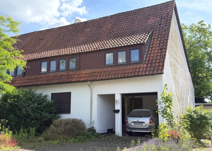 Renovierungsbedürftige Doppelhaushälfte in ruhiger Lage von Jöllenbeck