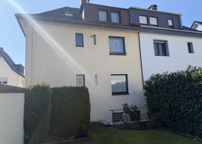 Doppelhaushälfte als Zweifamilienhaus in der östlichen Innenstadt