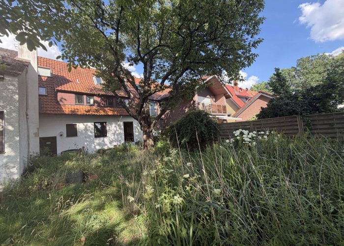 Renovierungsbedürftige Doppelhaushälfte in ruhiger Lage von Jöllenbeck
