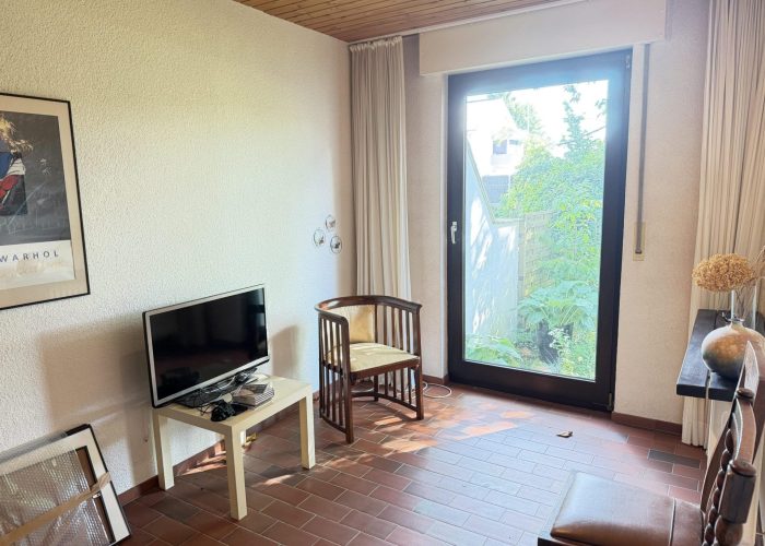 Renovierungsbedürftige Doppelhaushälfte in ruhiger Lage von Jöllenbeck