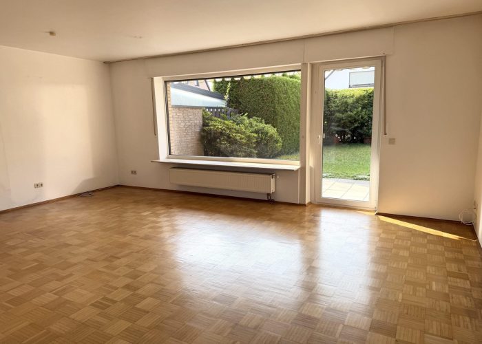 Drei Ebenen, viele Möglichkeiten! Gepflegte Doppelhaushälfte in Brake