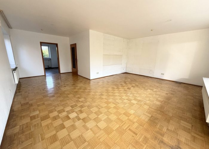 Drei Ebenen, viele Möglichkeiten! Gepflegte Doppelhaushälfte in Brake