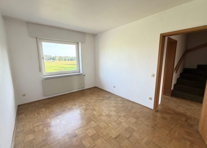 Drei Ebenen, viele Möglichkeiten! Gepflegte Doppelhaushälfte in Brake