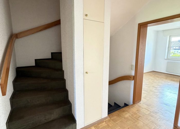 Drei Ebenen, viele Möglichkeiten! Gepflegte Doppelhaushälfte in Brake