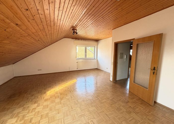 Drei Ebenen, viele Möglichkeiten! Gepflegte Doppelhaushälfte in Brake