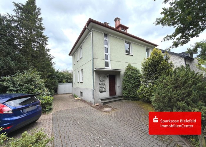 Geräumiges Zweifamilienhaus in Randlage von Brackwede