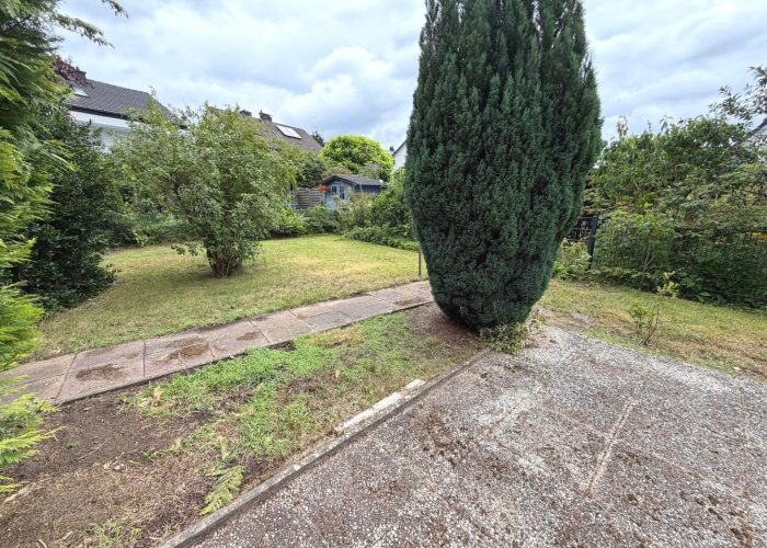 Geräumiges Zweifamilienhaus in Randlage von Brackwede