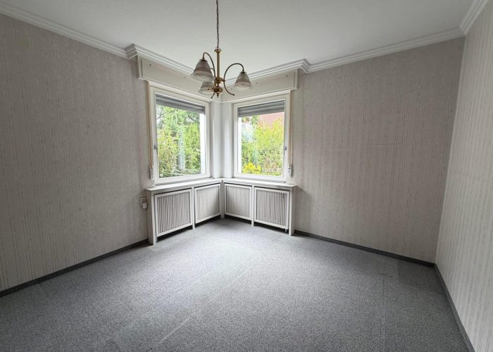 Geräumiges Zweifamilienhaus in Randlage von Brackwede