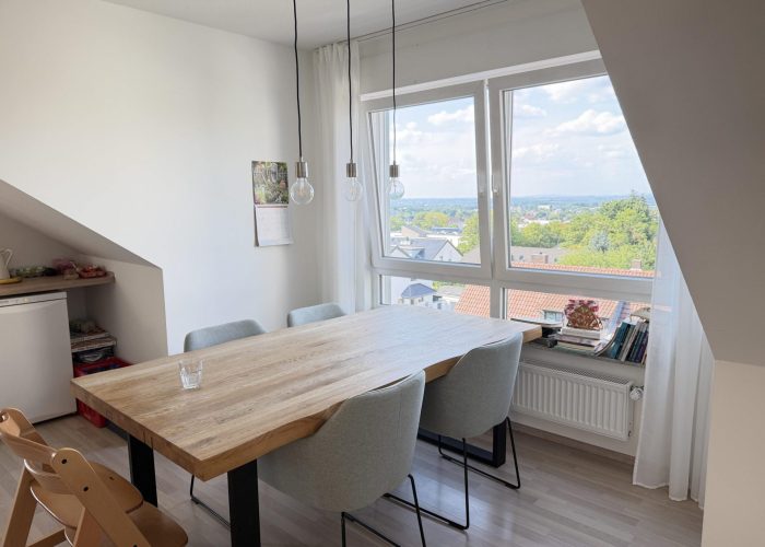 2011 ausgebaute Dachgeschosswohnung mit Loggia  – nahe Teutoburger Wald