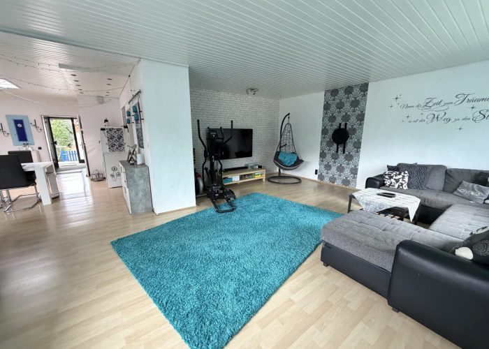 Bungalow mit Einliegerwohnung in Brake