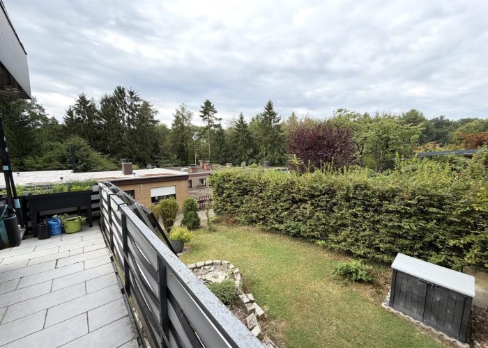Bungalow mit Einliegerwohnung in Brake