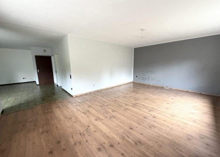 Bungalow mit Einliegerwohnung in Brake
