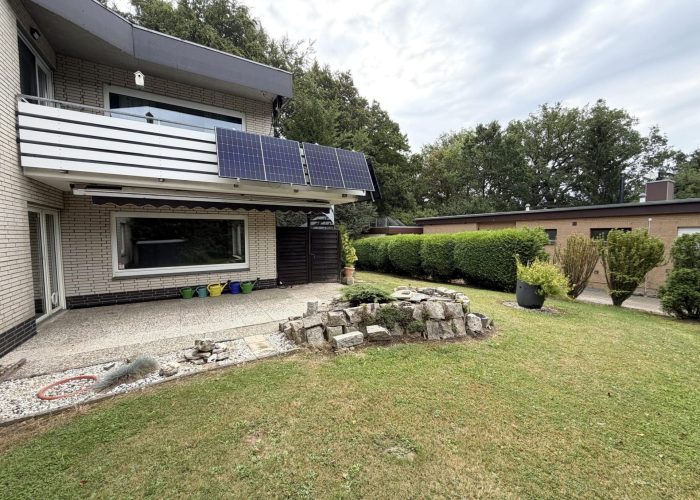 Bungalow mit Einliegerwohnung in Brake