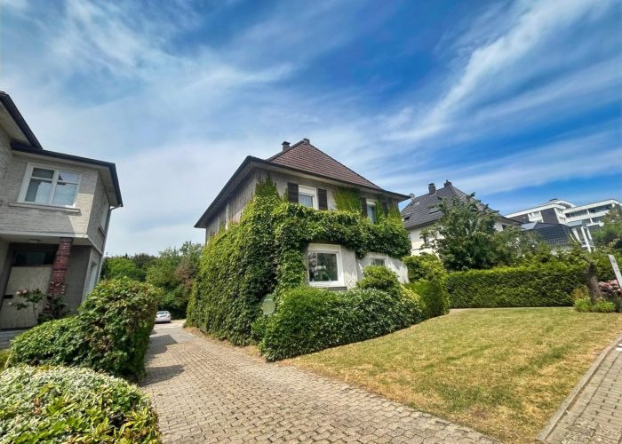 Einfamilienhaus mit Ausstrahlung und großem Nebengebäude