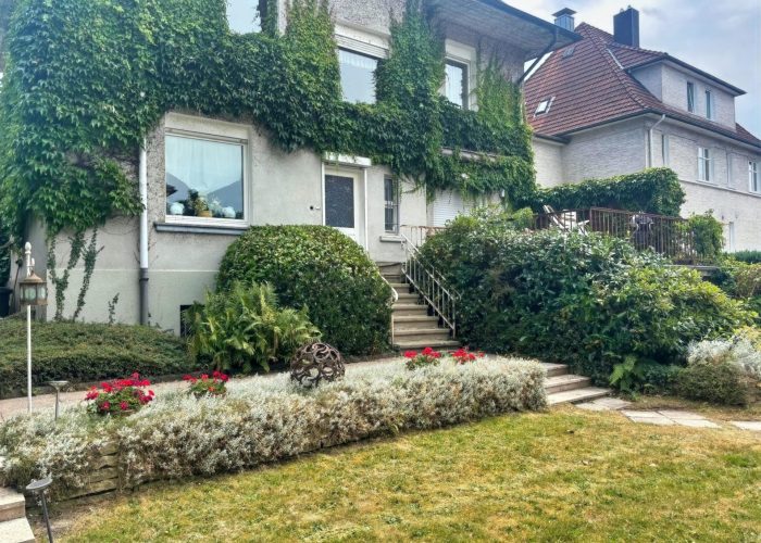 Einfamilienhaus mit Ausstrahlung und großem Nebengebäude