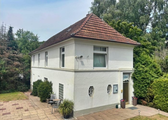 Einfamilienhaus mit Ausstrahlung und großem Nebengebäude