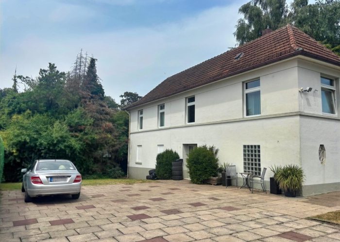Einfamilienhaus mit Ausstrahlung und großem Nebengebäude