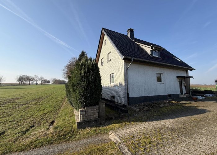 Einfamilienhaus mit viel Grundstücksfläche in Leopoldshöhe