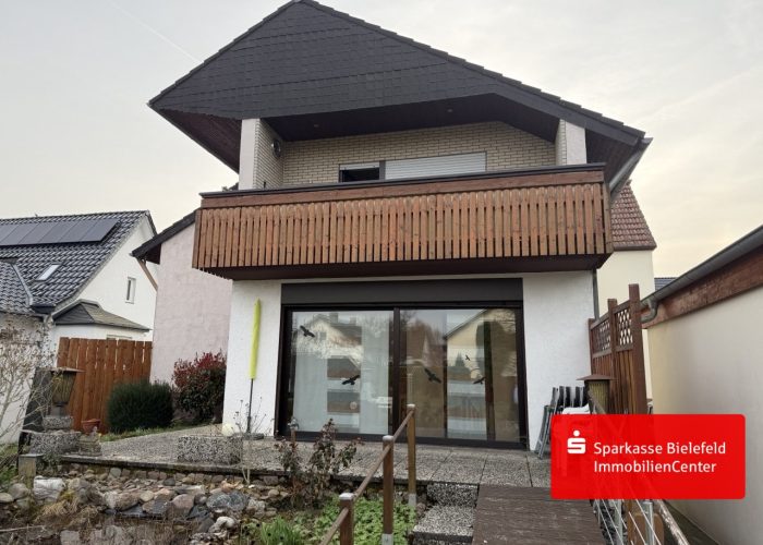 Zweifamilienhaus plus Baugrundstück in ruhiger Lage von Heepen