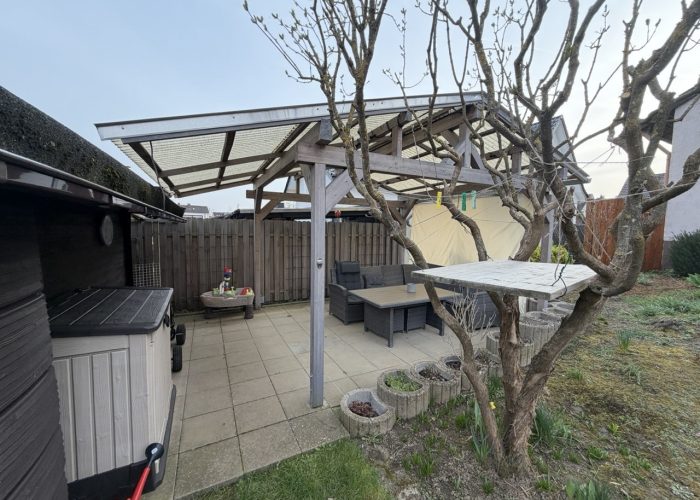 Zweifamilienhaus plus Baugrundstück in ruhiger Lage von Heepen